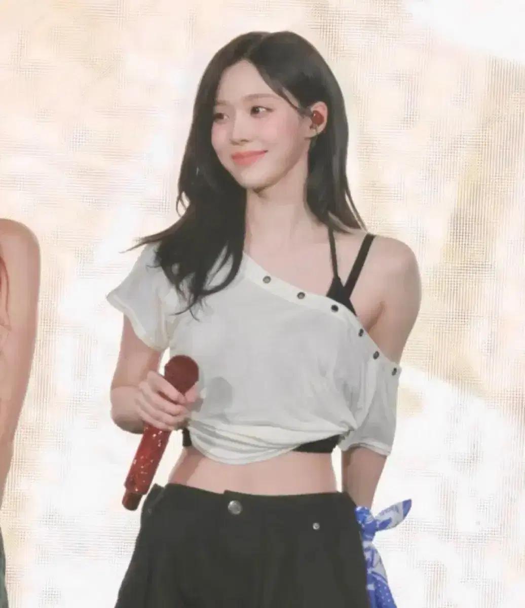 플리즈노팔로우 해리 버튼 셔링 탑 윈터 손민수 에스파 대학축제