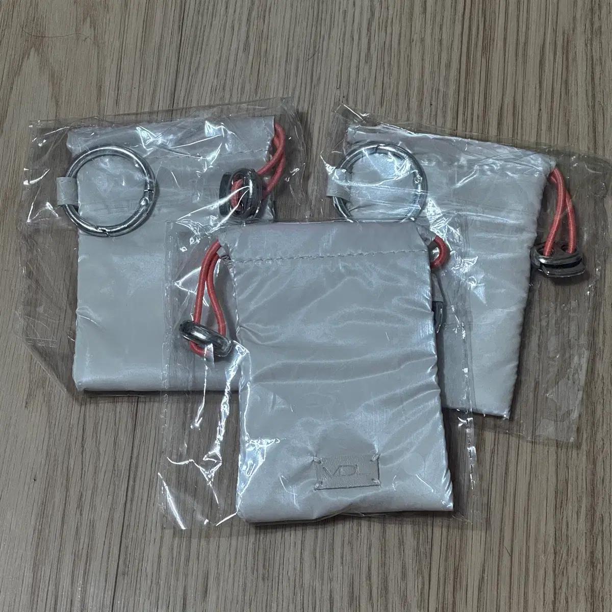 VDL 미니 파우치 키링