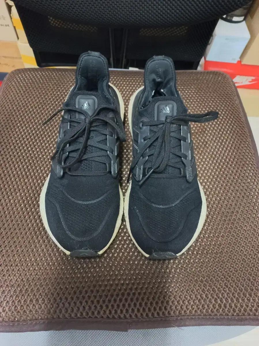 아디다스 울트라부스트 22 250mm
