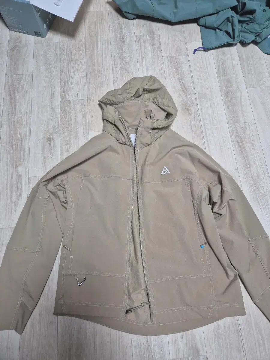 (XL) acg 썬 페어러 카키 서밋 화이트