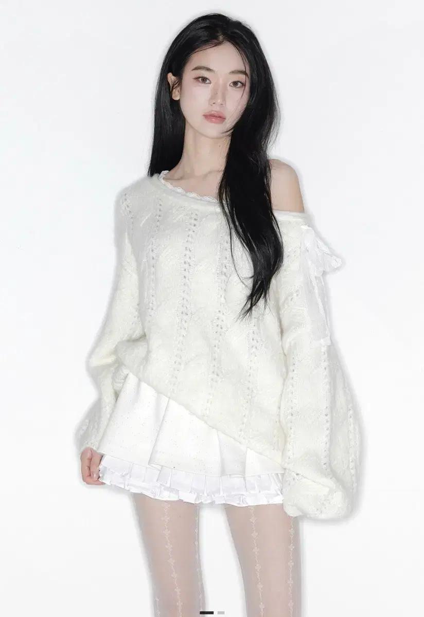 더티스 소프트 베일 오프숄더 니트 원오프숄더니트 아이보리