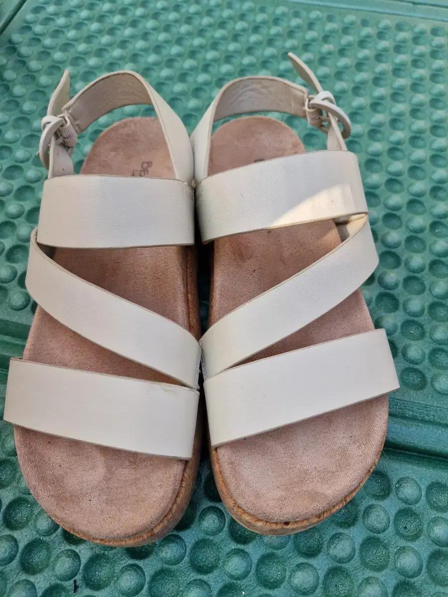 bearpaw 보정샌들 아이보리 여성용 235