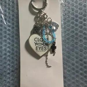 클유아 일본팬클럽 키링 클로즈유어아이즈 closeyoureyes