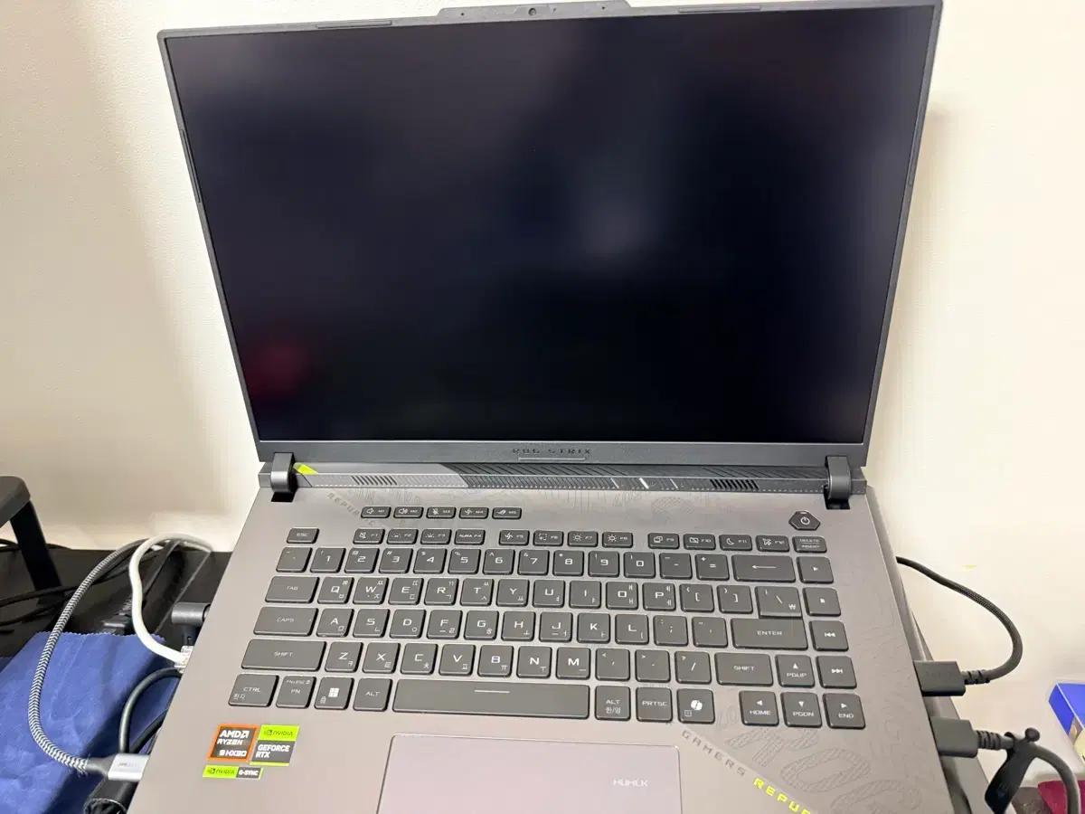 ASUS ROG STRIX g16 5070ti 노트북 팝니다