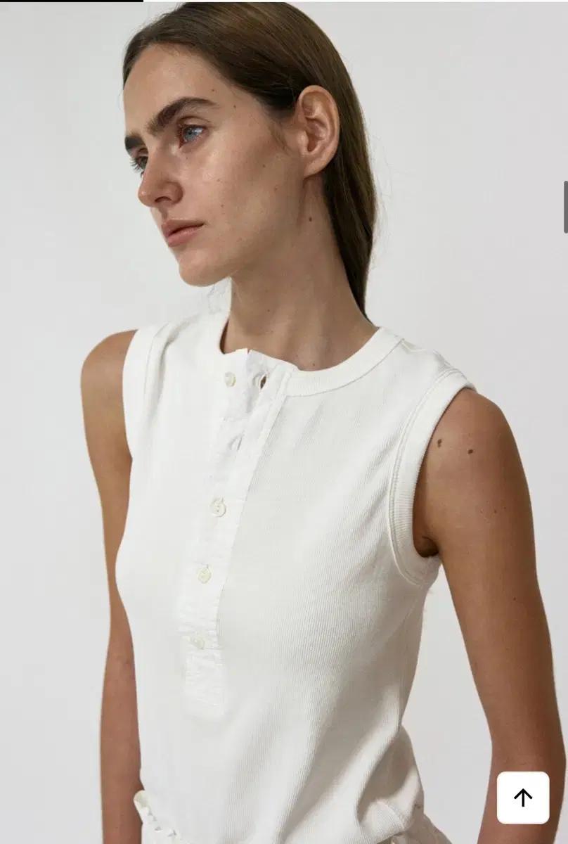 낫띵리튼 새상품) Tina Henry Neck Sleeveless