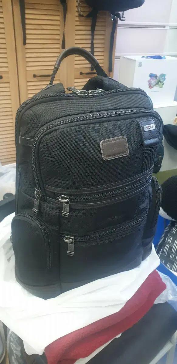 투미 신형 녹스 히코리 색상