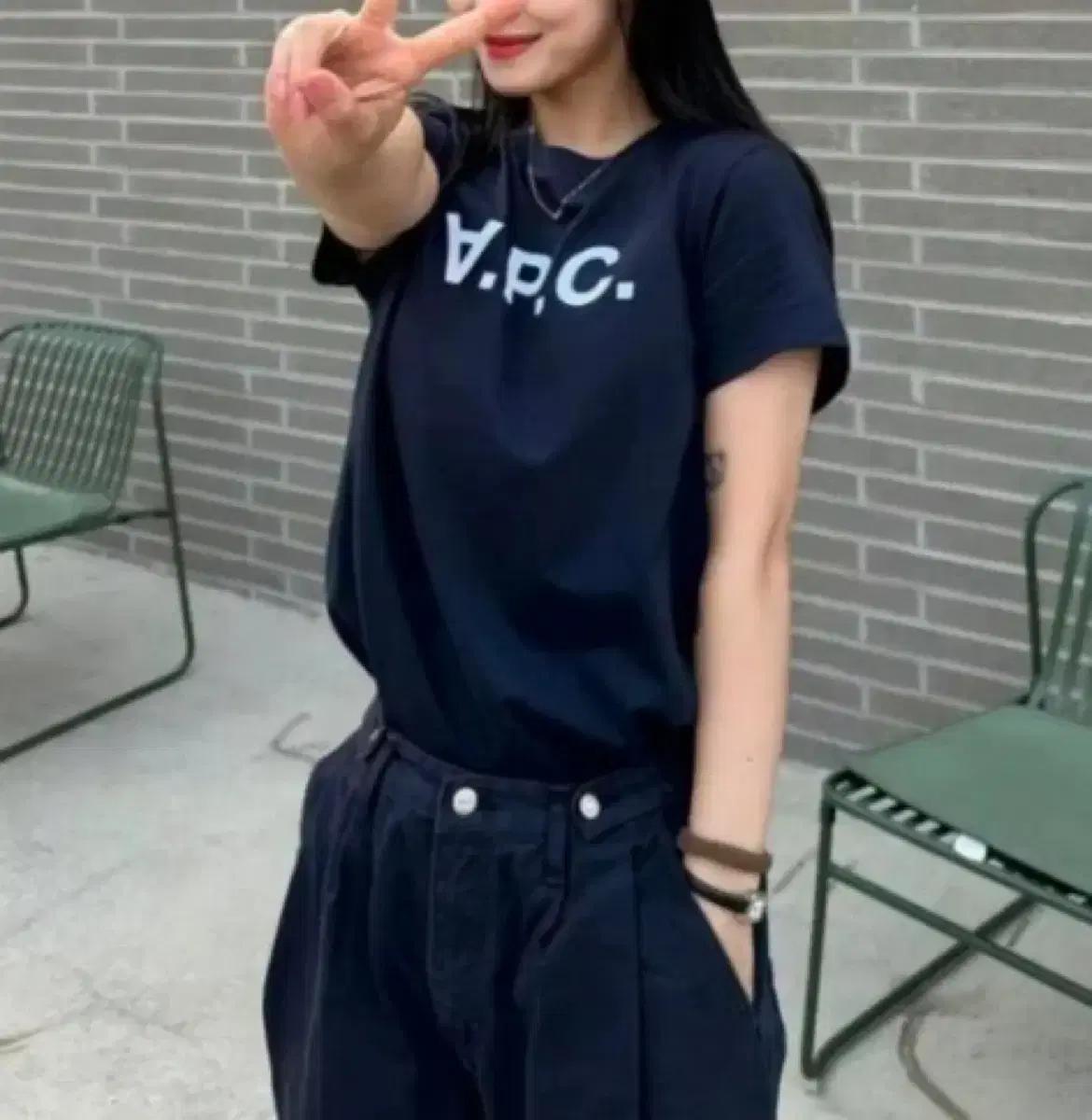 A.P.C 아페쎄 반팔 빅로고 신상
