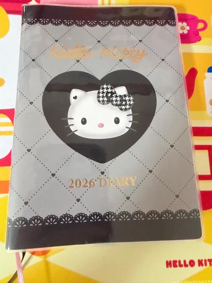 헬로키티 2026 다이어리 Houndstooth 리본