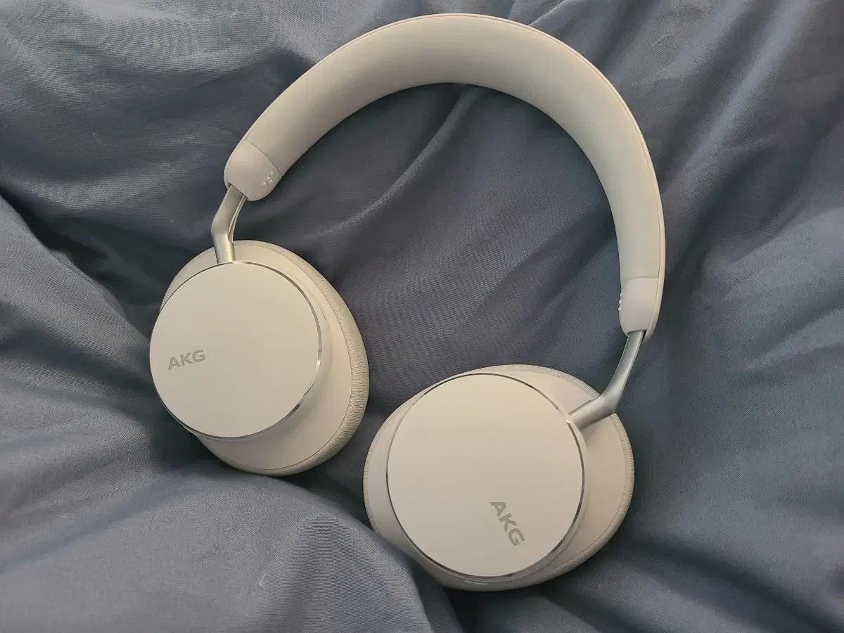 akg n9 hybrid