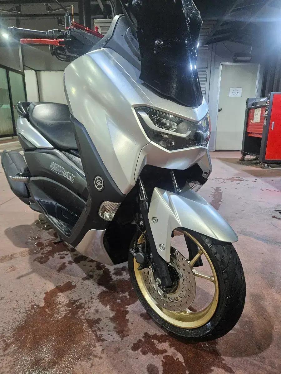 야마하 NMAX 2022 실버 오토바이
