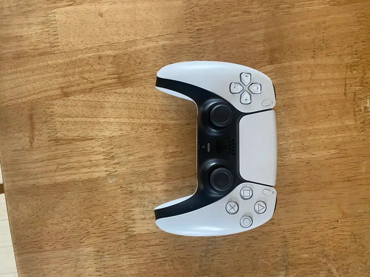 PS5 듀얼센스 화이트 컨트롤러