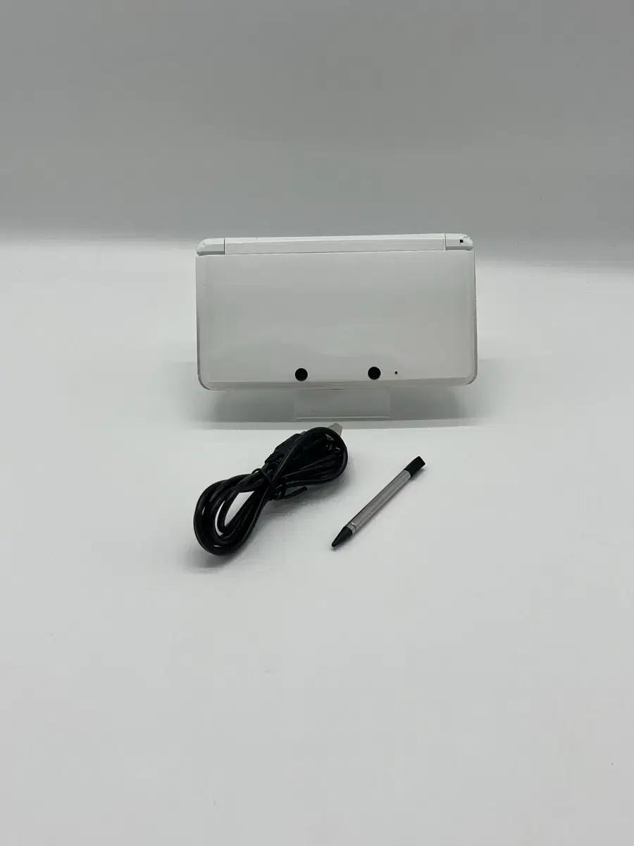 닌텐도 3DS 화이트 (구작다수 , 뉴슈마2 정품내장 , 국내정발)