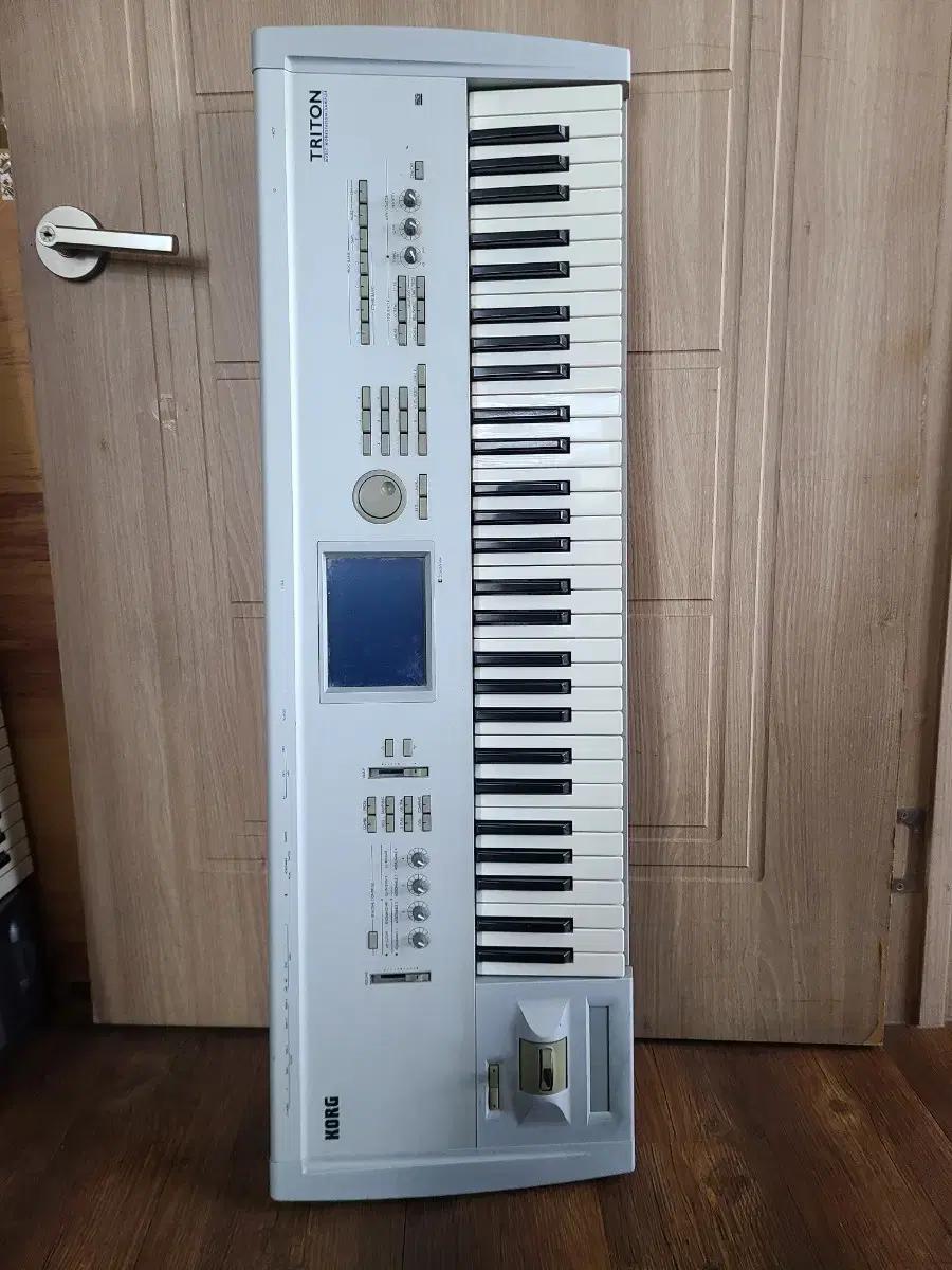 Korg Triton 워크스테이션 신디사이저 건반