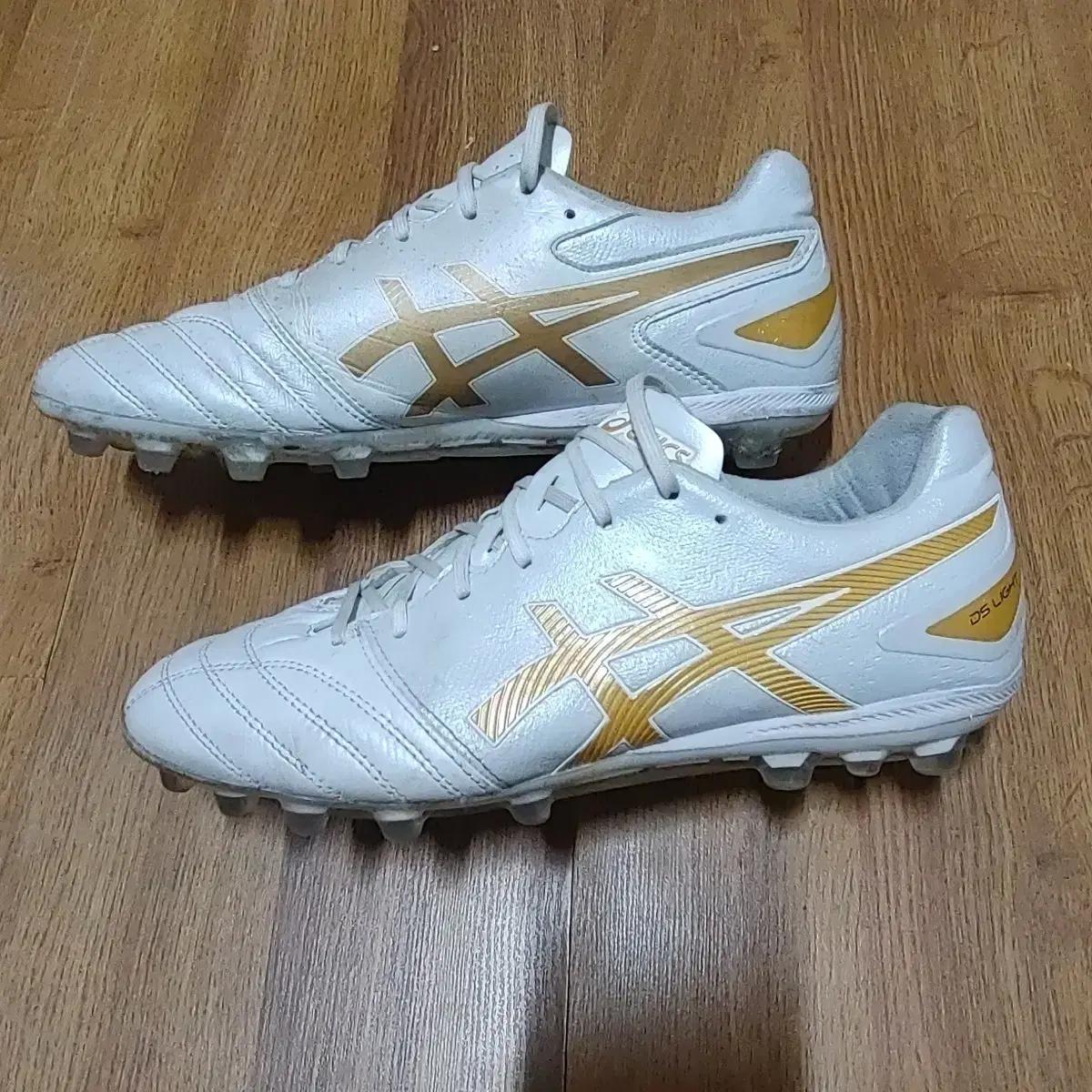 아식스 축구화 DS light 캥거루 265