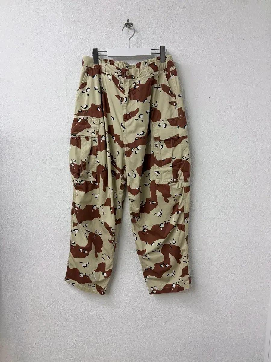 FREAK'S STORE  Camouflage Cargo Pants