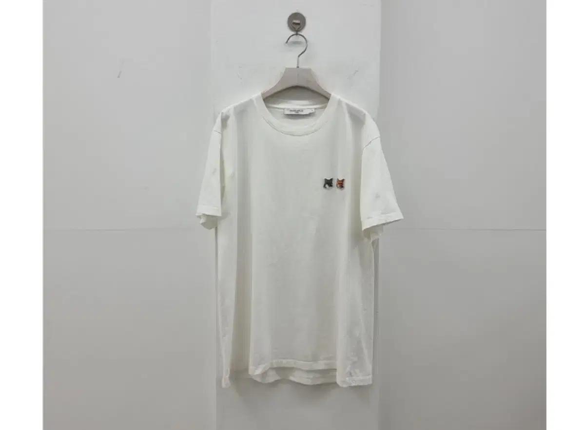 MAISON KITSUNE 메종키츠네