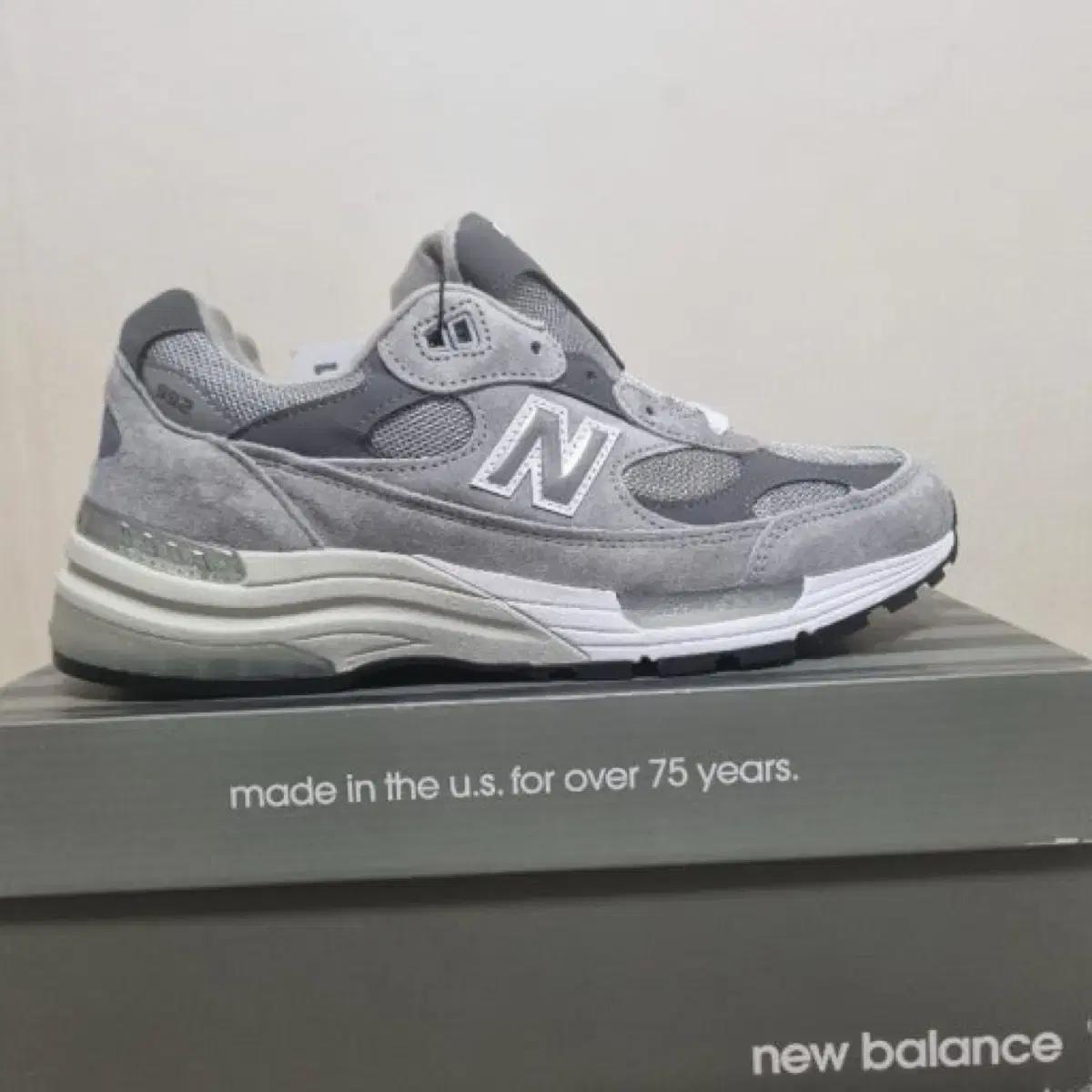 뉴발란스 992 300