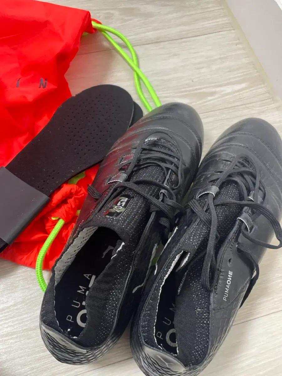 푸마 PUMA ONE 검정 축구화