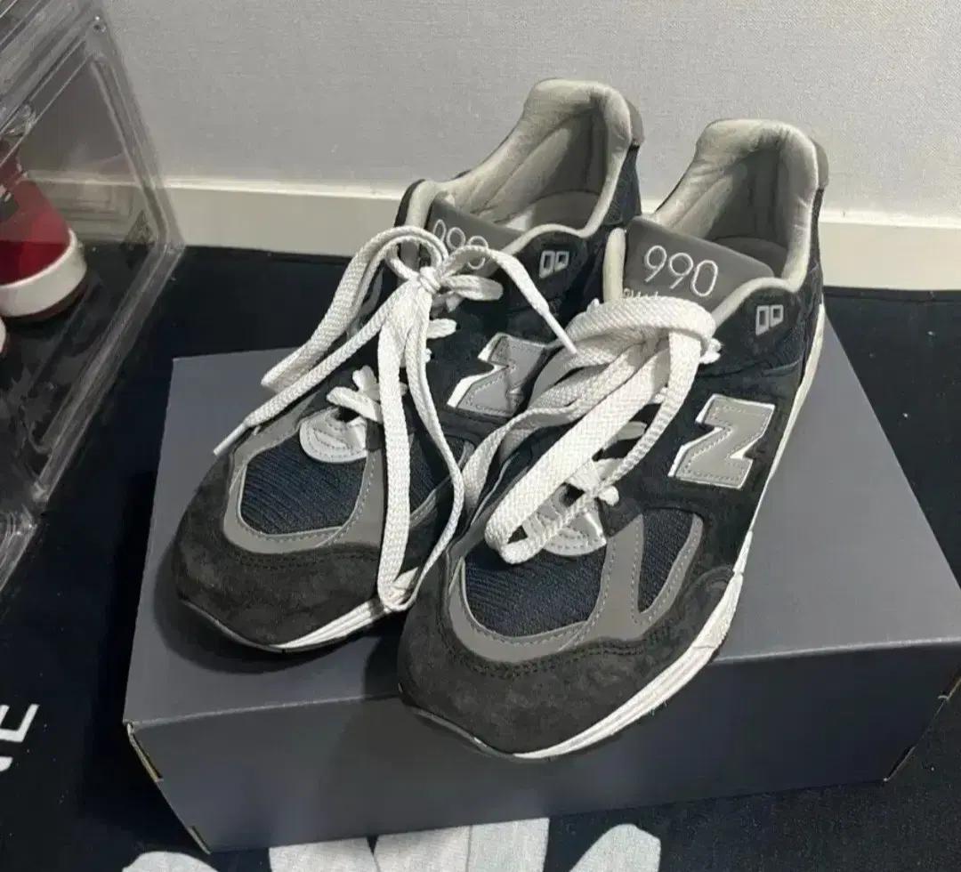 뉴발란스 990v2 USA 275 스니커즈