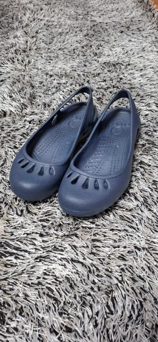 크록스 플랫슈즈 네이비 여아 W5 220mm