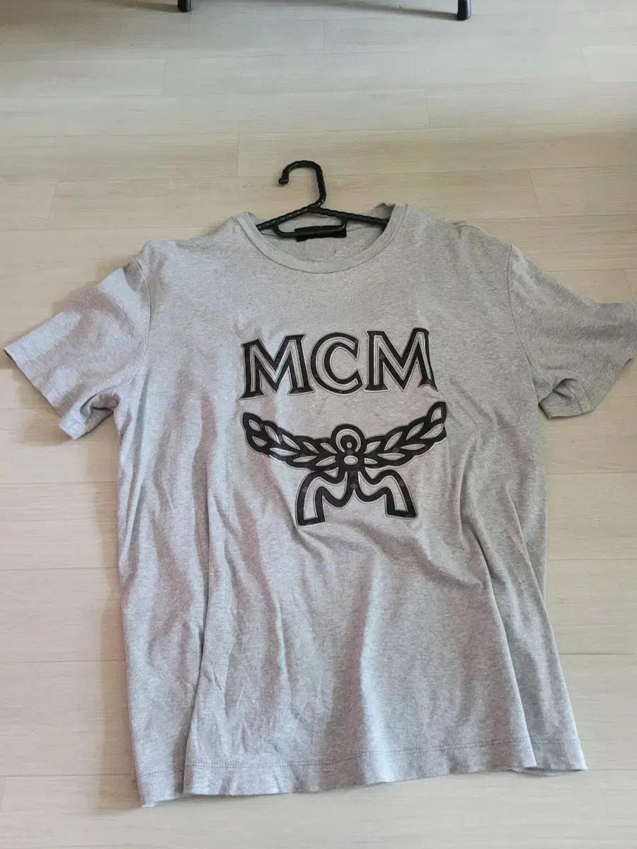 MCM 로고 반팔티 그레이