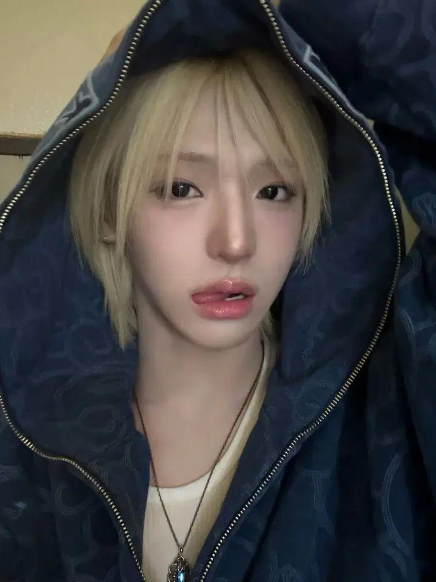 삽니다) 아이덴티티 이청명 굿즈 구해요