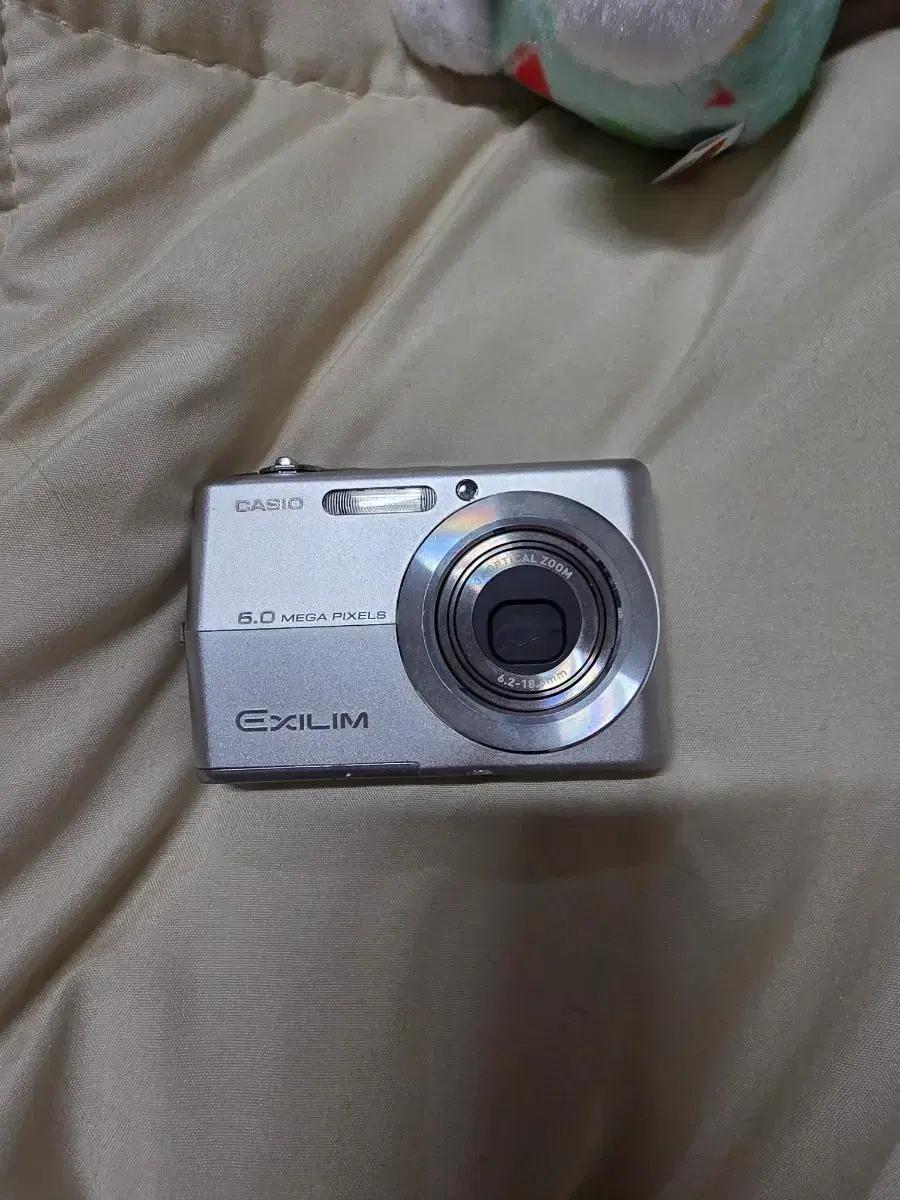 카시오 엑슬림 EX-Z600 Exilim 빈티지 디카 판매합니다