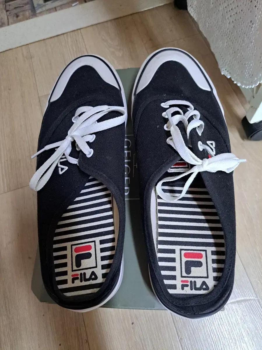 휠라 FILA 검정 스니커즈 남성 운동화