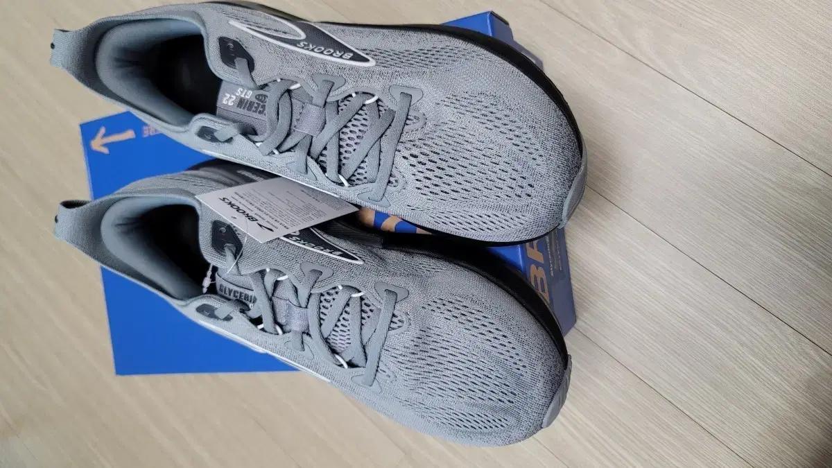 브룩스 러닝화 글리세린 GTS 22 남성 270 와이드