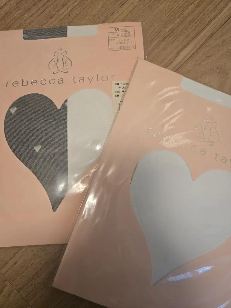 레베카 테일러 일본 스타킹 얇은 팬티스타킹  오프 화이트 입체 하트
