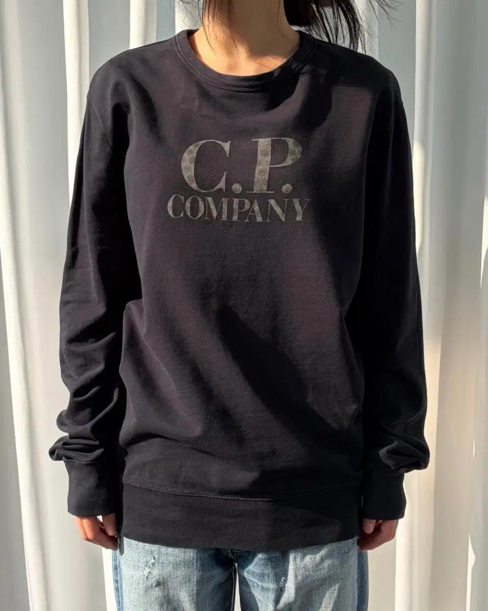 [M]CP컴퍼니 C.P.COMPANY 로고 스웻 슬리브