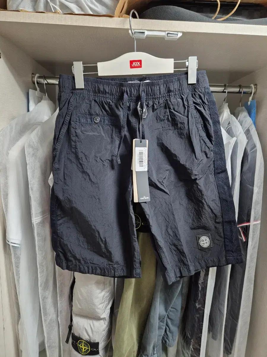 새상품 24SS-S-28-30스톤아일랜드 메탈나일론 반바지28-30