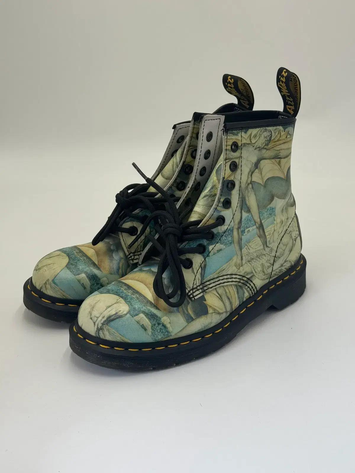 250 닥터마틴 Dr. Martens 8홀 윌리엄