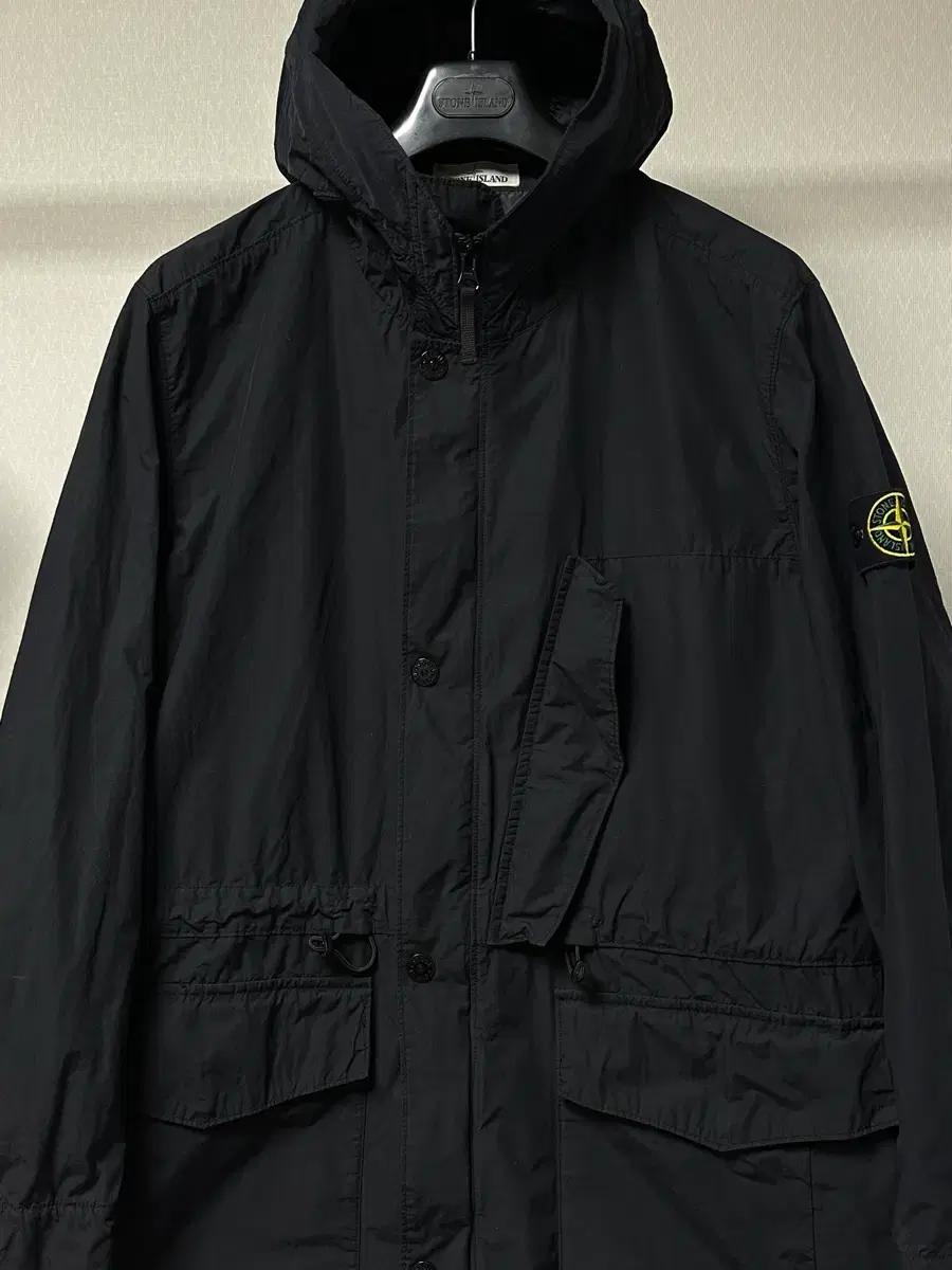 스톤아일랜드 나슬란 라이트 와트로 자켓 XL(105-110)
