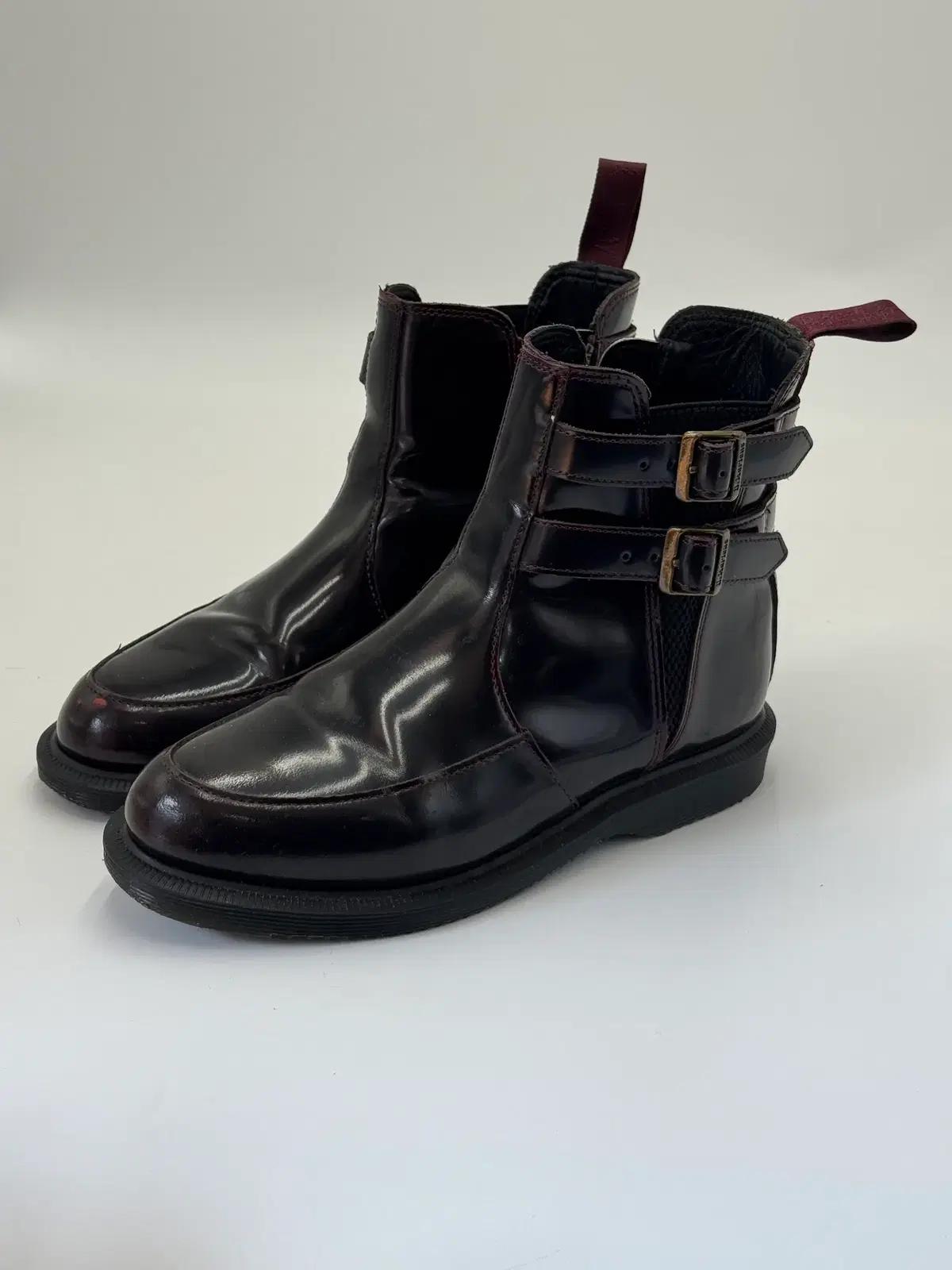 240 닥터마틴 Dr. Martens 플로라