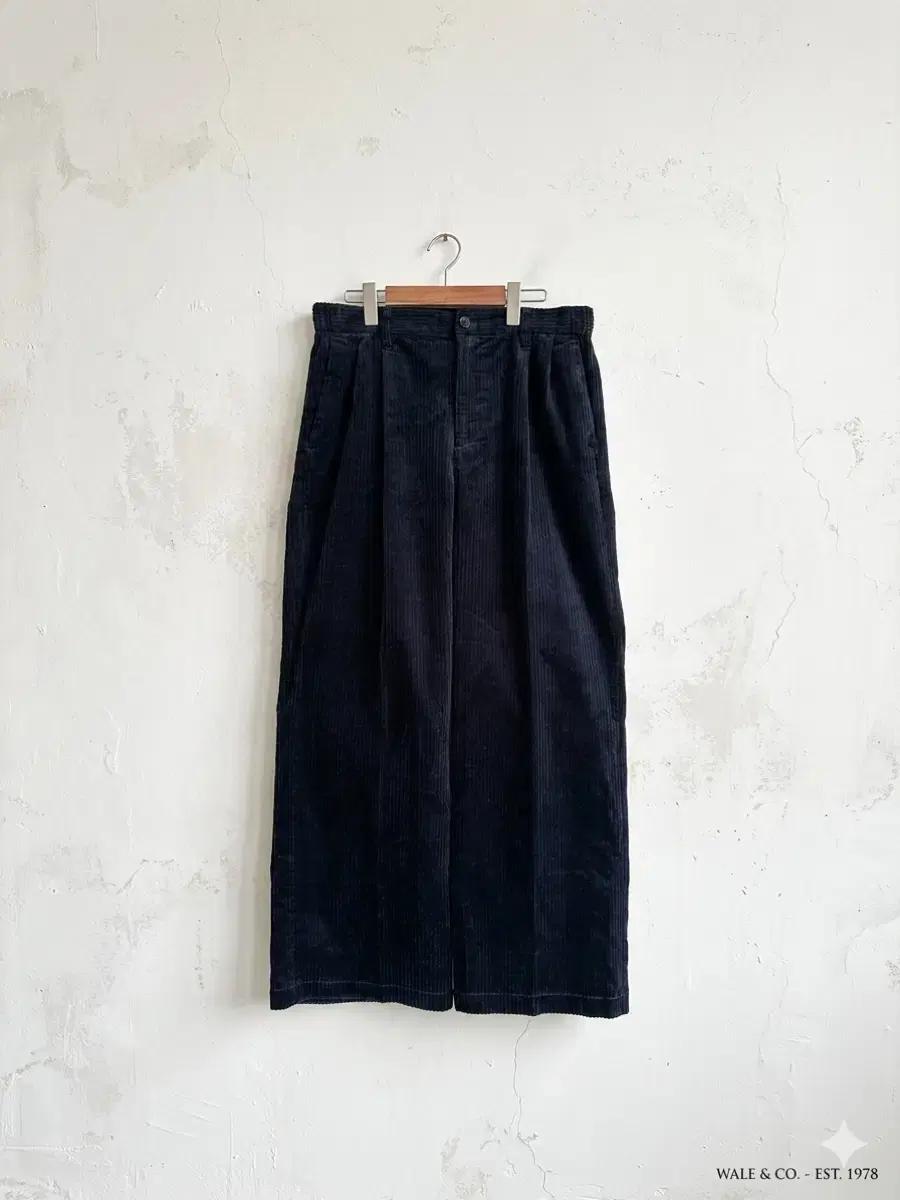 Vintage Mood, Deep Navy Corduroy Pants