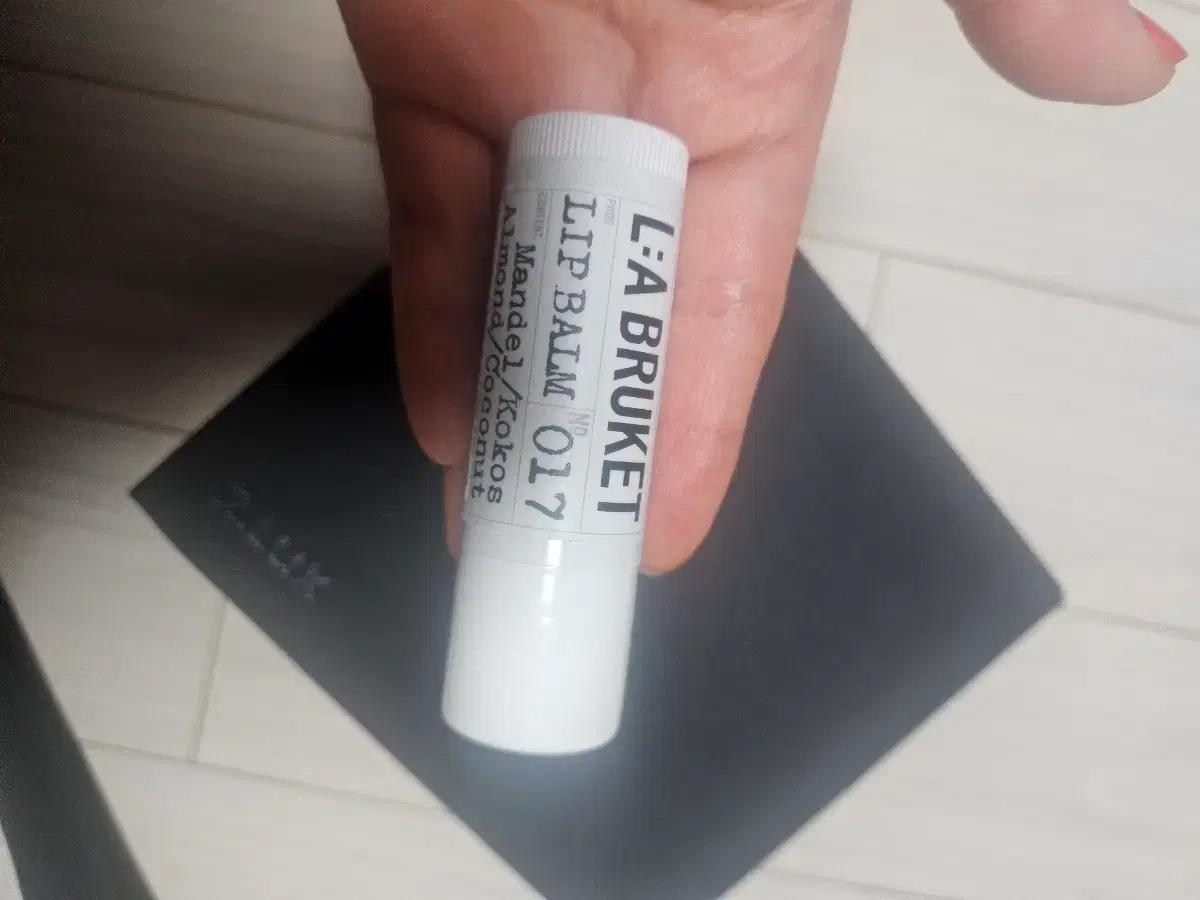 L:A BRUKET 라부르켓 립밤  새상품