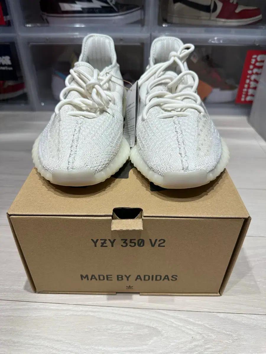 아디다스 이지 350 V2 크림 화이트