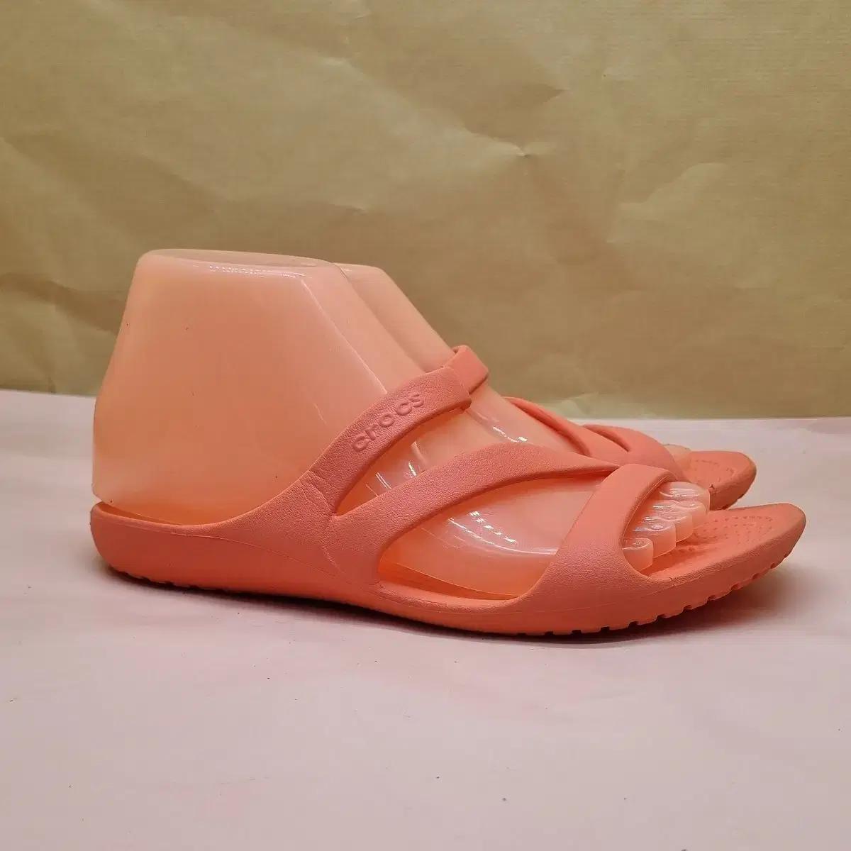 크록스 카디샌들 240