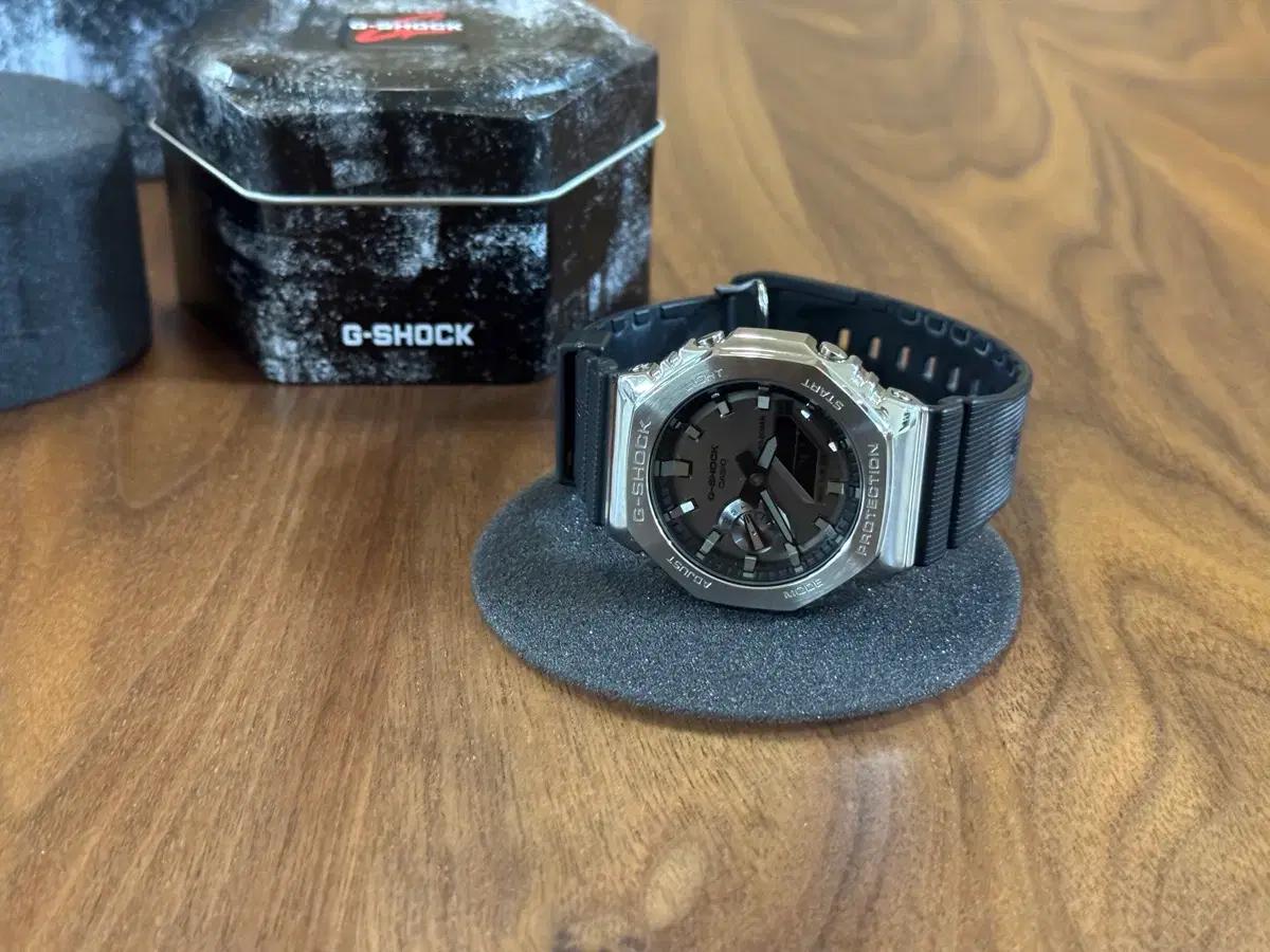 카시오 지샥(G-SHOCK) GM-2100-1ADR 시계