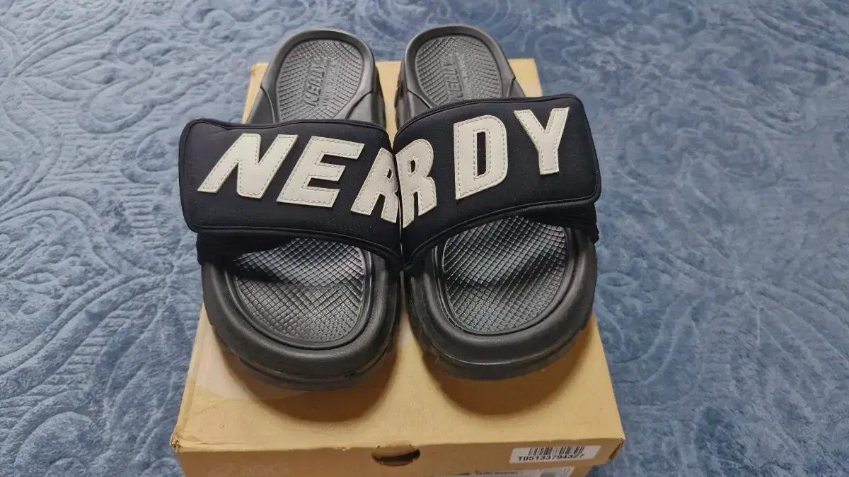 널디 NERDY 블랙 슬리퍼 270