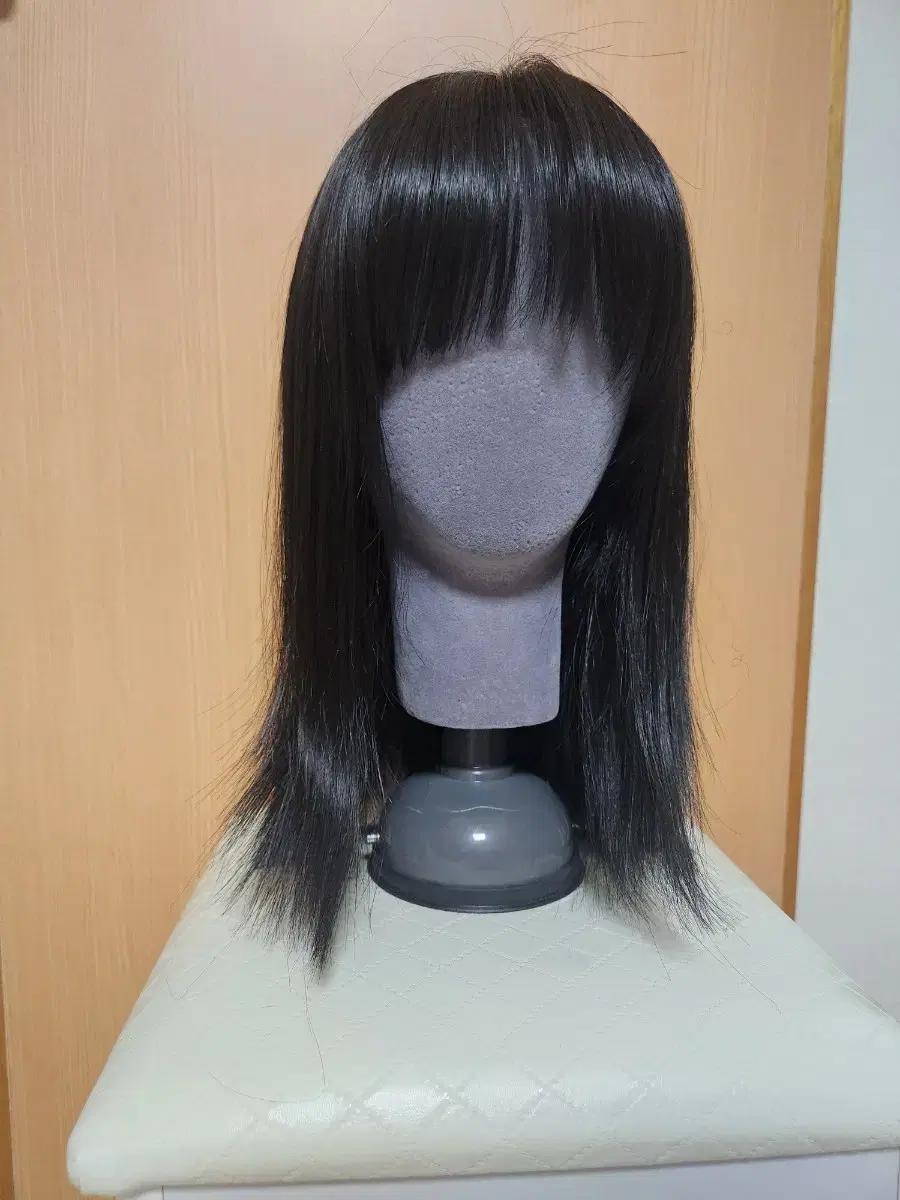 검정색 풀뱅 앞머리 있는 수제가발