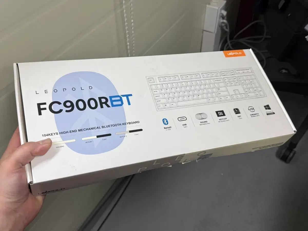 레오폴드 FC900RBT 청축 키보드 판매합니다