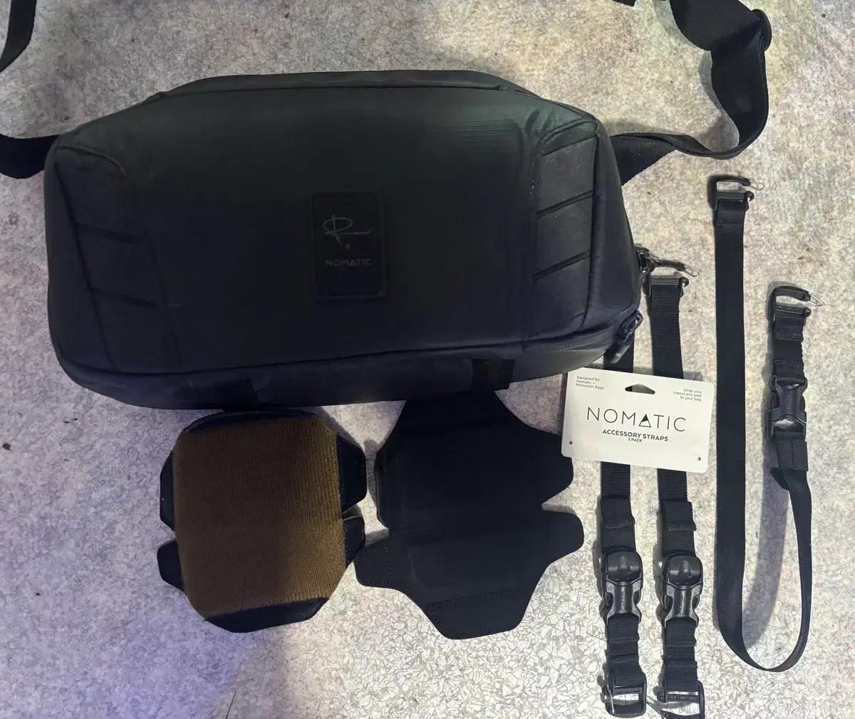 노매틱 피터맥키논 8L 슬링백 카메라가방 v1 판매합니다