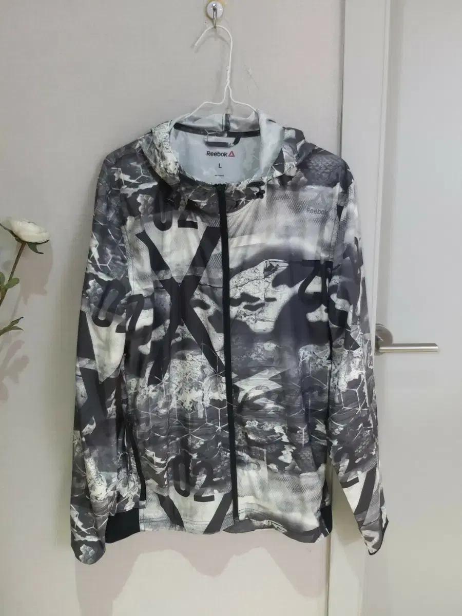 Reebok 리복 프린팅 바람막이 후드집업 L