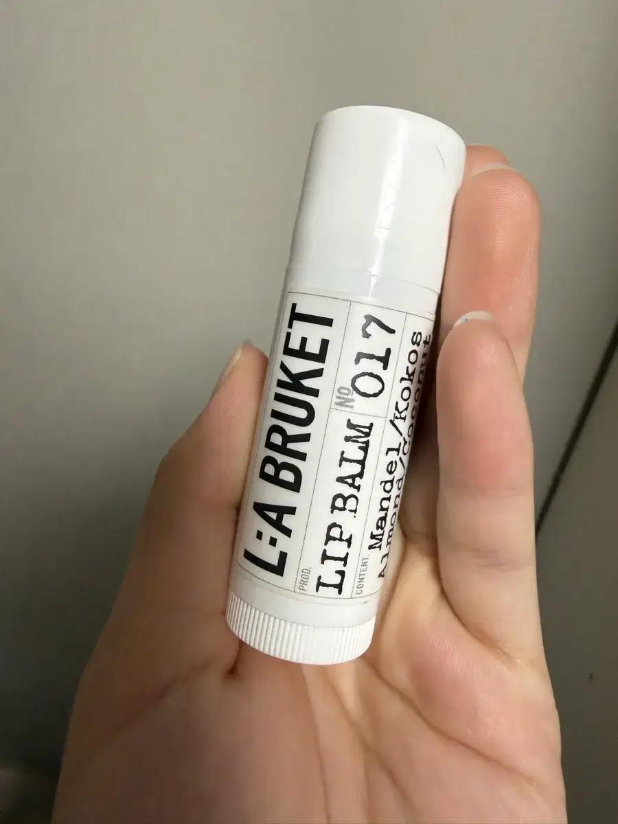 L:A BRUKET 립밤 017 아몬드 코코넛