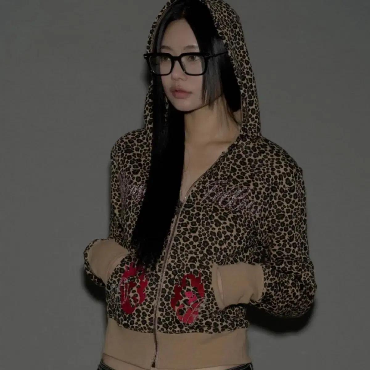 플리즈노팔로우 레오파드 크리스탈 후드집업 브라운