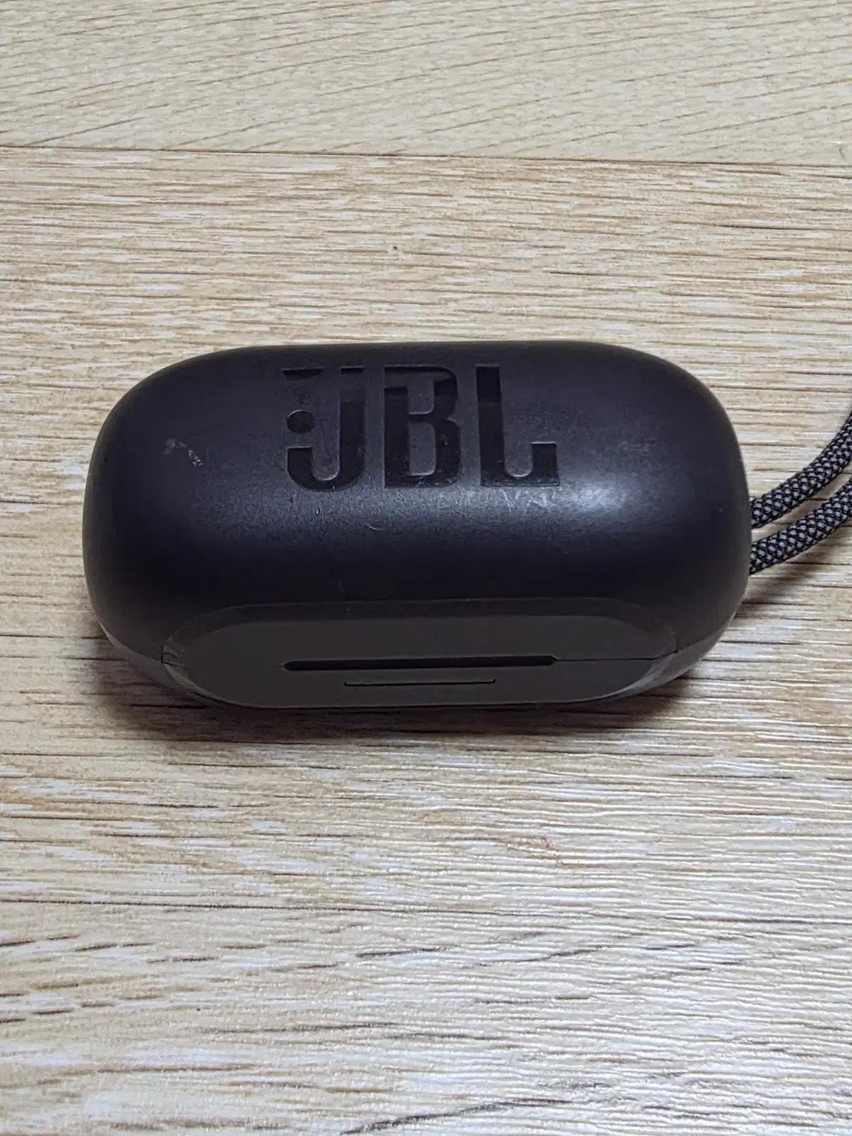 JBL Reflect mini NC tws 블루투스 무선 이어폰 본체