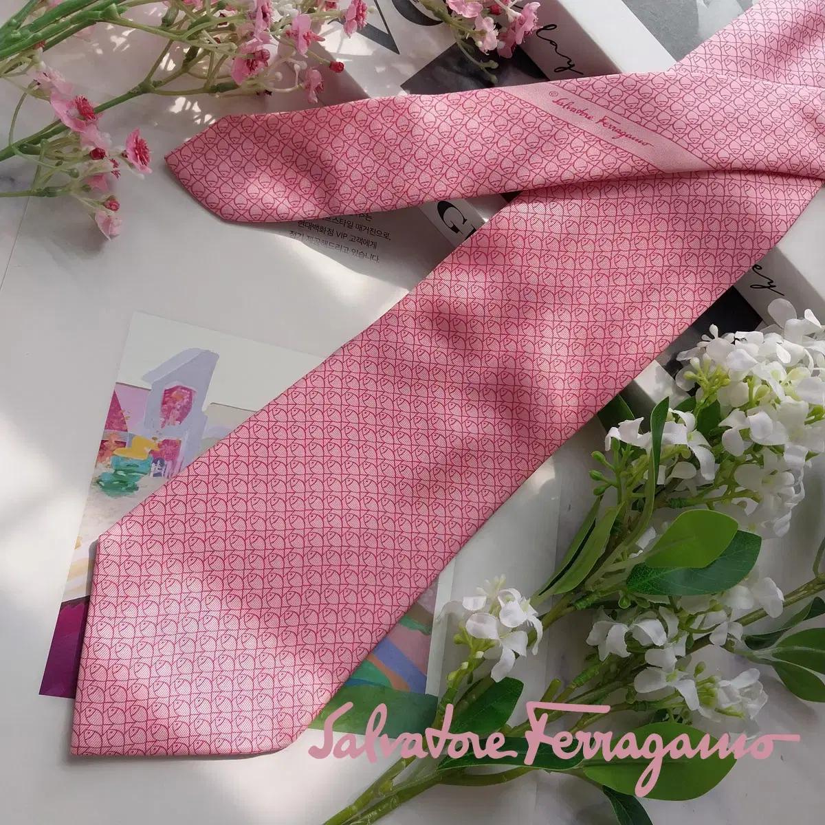 살바토레 페라가모 물고기 모티브 넥타이 9.5cm A등급 K2427