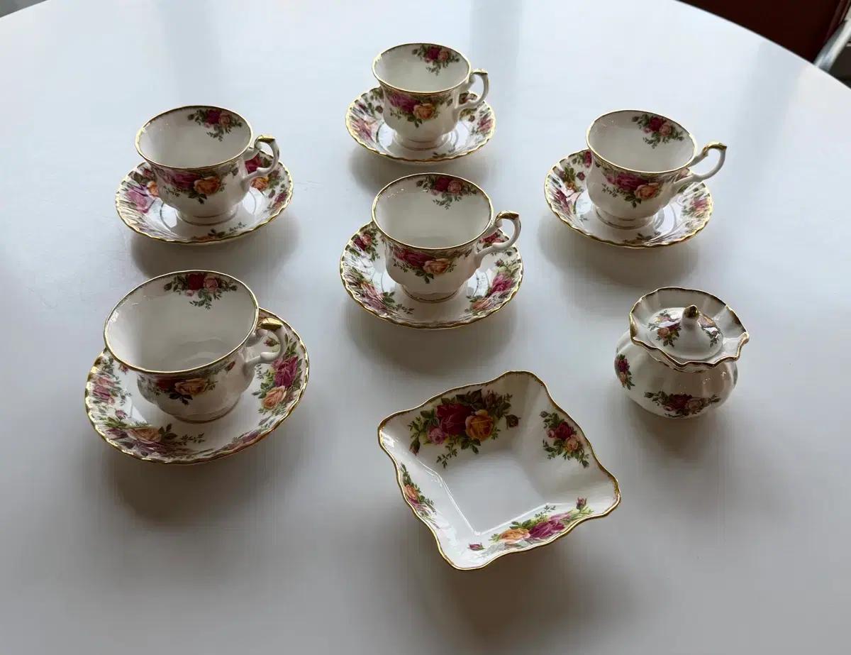 로얄알버트 (Royal Albert) 찻잔 5조, 접시, 슈가볼 일